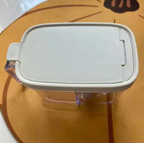 Integrated Spoon Lid Seasoning Jar